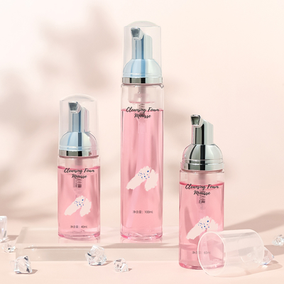 ত্বকের যত্ন এবং শ্যাম্পু পণ্যের জন্য একটি ক্যাপ সহ সাদা প্লাস্টিকের ফোম পাম্প বোতল